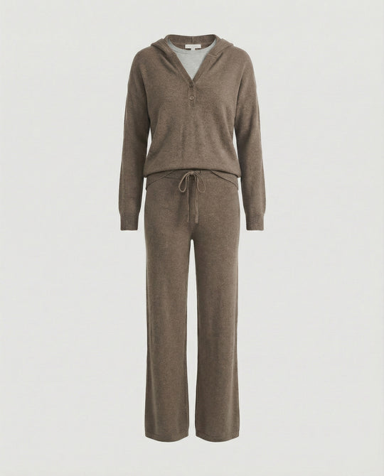 Damen Modetrends 2026 lässiges Kapuzenshirt mit kurzer Knopfleiste und weite Jogginghose aus weicher Baumwollmischung EB