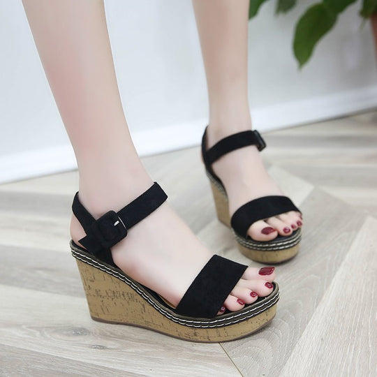Damen nan Keilabsatzsandalen mit Korkplateau, verstellbarem Schnallenriemen und gekreuzten Wildlederriemen EB