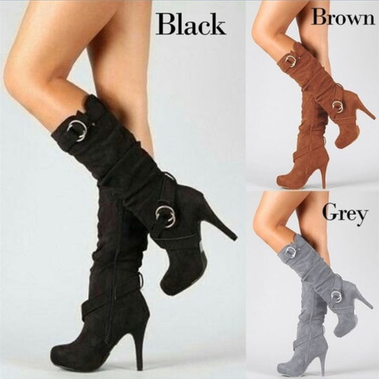 Damen  kniehohe Stiefel mit schmalem Stilettoabsatz, Plateau und dekorativen Metallringen EB