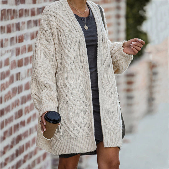 Damen Grobstrickjacke mit lässiger Silhouette und elegantem Zopfmuster EB