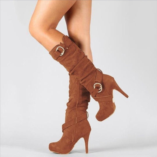 Damen  kniehohe Stiefel mit schmalem Stilettoabsatz, Plateau und dekorativen Metallringen EB