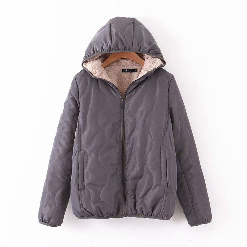 Damen gepolsterte Kapuzenjacke mit Teddyfutter und Wellensteppung EB
