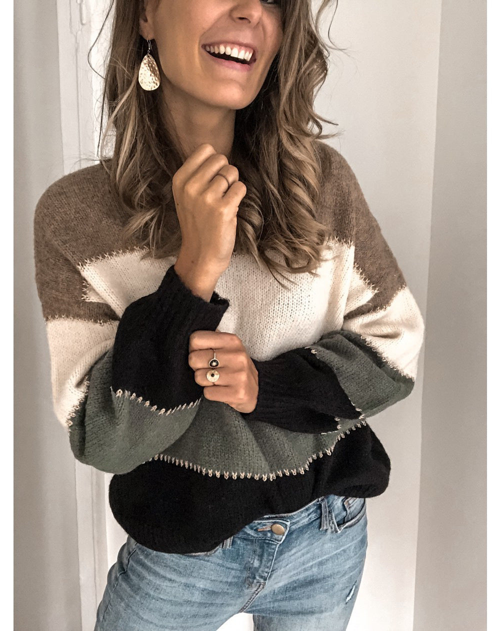 Damen Strickpullover mit modernen Farbblockelementen und lässigem Schnitt EB