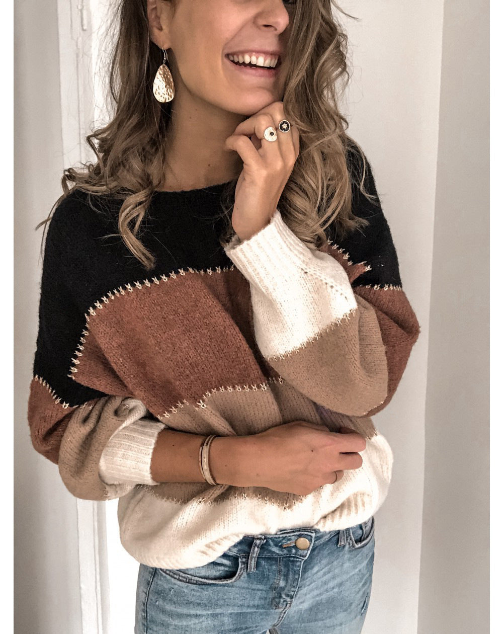 Damen Strickpullover mit modernen Farbblockelementen und lässigem Schnitt EB