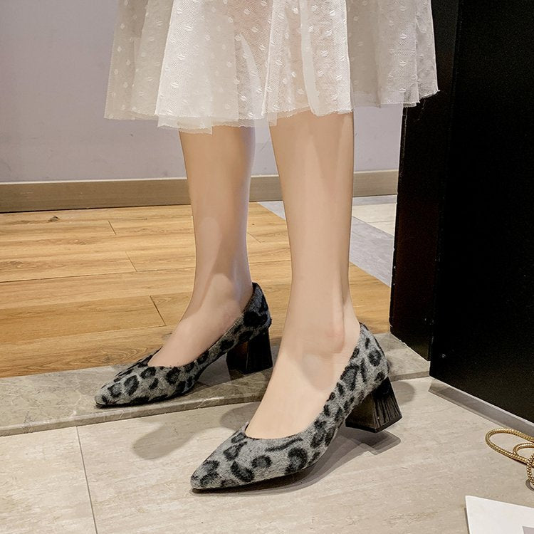 Damen elegante und bequeme Pumps mit Blockabsatz EB