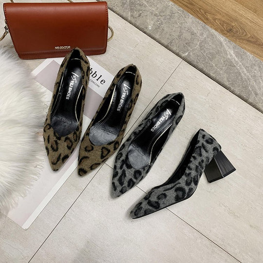 Damen elegante und bequeme Pumps mit Blockabsatz EB
