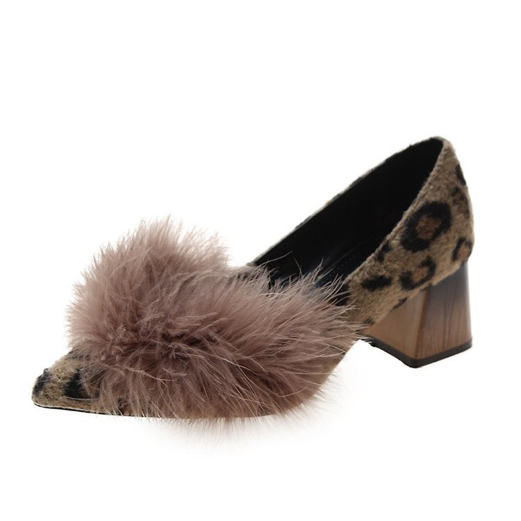 Damen elegante Pumps mit Plüschdetail EB