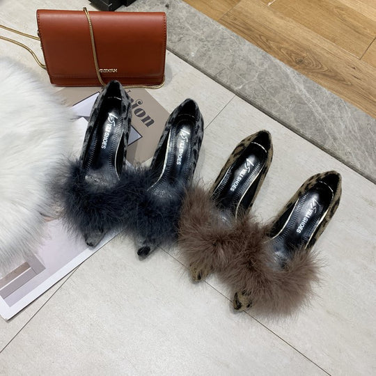 Damen elegante Pumps mit Plüschdetail EB