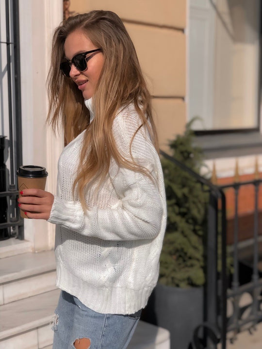 Damen Strickpullover mit hohem Kragen und kreativen Zopfmustern EB