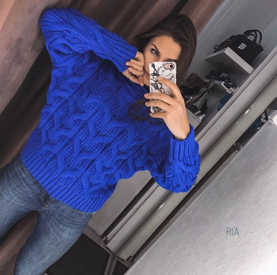 Damen Grobstrickpullover mit hochgeschlossenem Kragen und detailreichem Zopfdesign EB