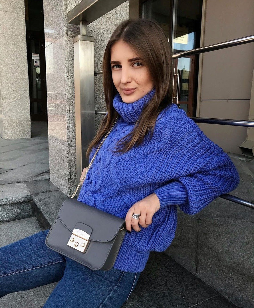 Damen Grobstrickpullover mit hohem Kragen und strukturiertem Zopfdesign EB