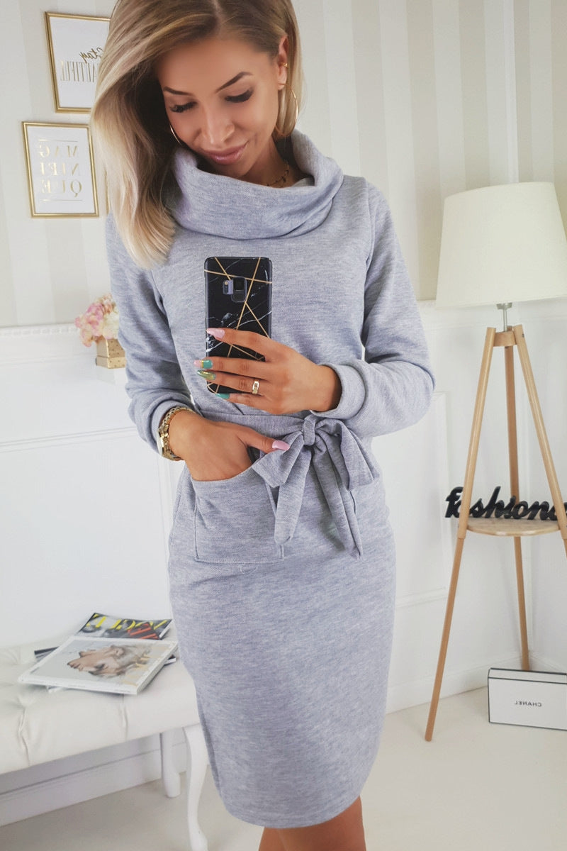Damen Komfortables Wickelkleid mit seitlichen Taschen und modischem Rollkragen EB