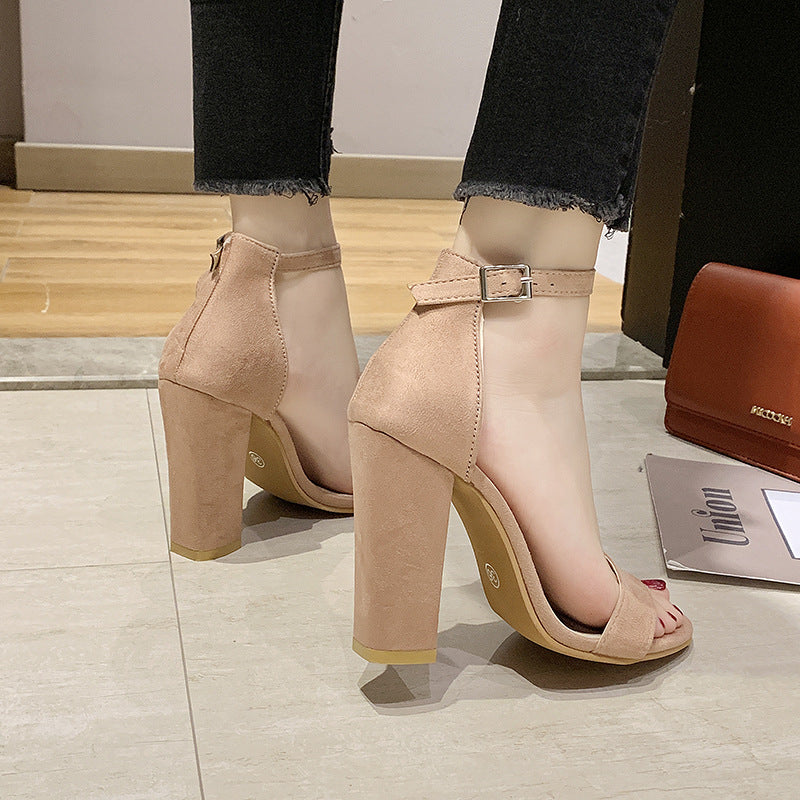 Damen High Heels mit elegantem Riemendesign und stabiler Absatzhöhe EB