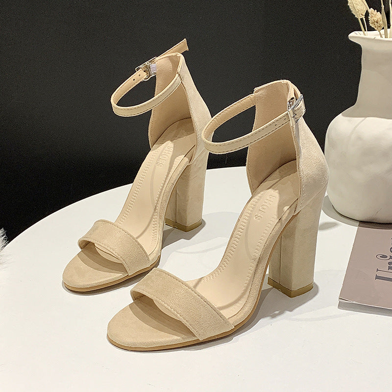 Damen High Heels mit elegantem Riemendesign und stabiler Absatzhöhe EB