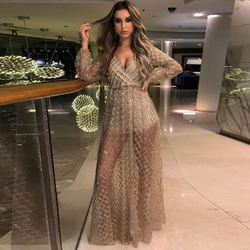 Damen Elegantes Transparenzkleid mit glanzvollen Akzenten EB