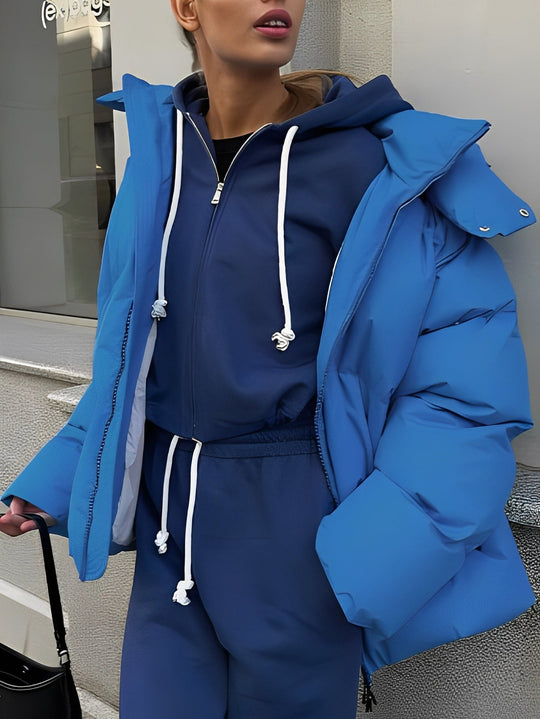 EB | Kurze, gepolsterte Kapuzenjacke für Frauen