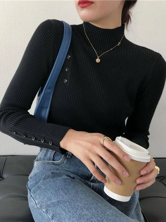 EB | Eleganter Pullover mit Zierknöpfen und Stehkragen