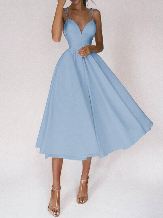 EB | Grace Das Elegante Trägerkleid mit V-Ausschnitt