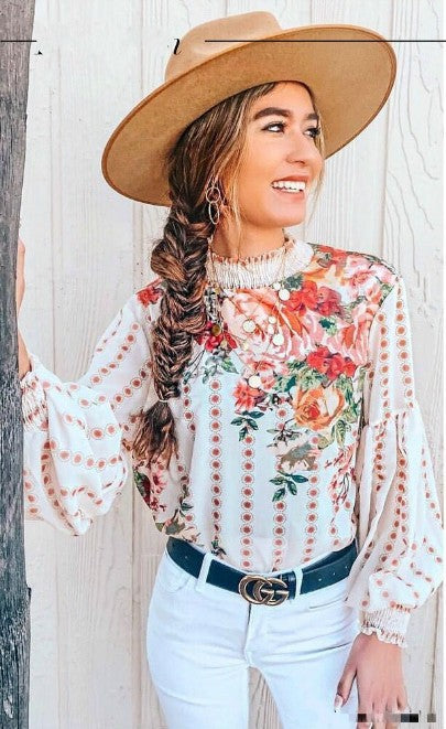 Damen Blumenbluse mit Rüschendetails und voluminösen Ärmeln EB