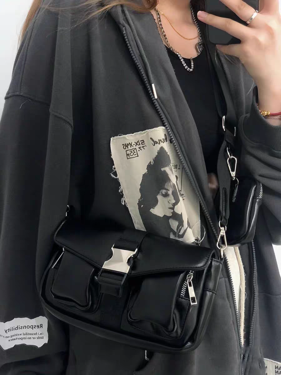 EB | Hoodie mit Gepatchten Bildern Und Reißverschluss