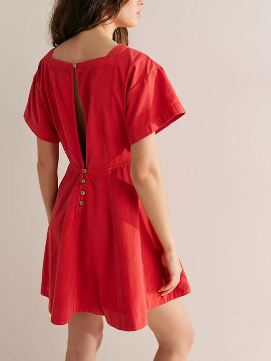 EB | Freizeitkleid mit quadratischem Ausschnitt und Knöpfen