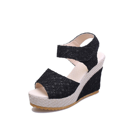 Damen nan elegante Keil-Espadrille mit gewebter Bastplattform, strukturiertem Textilobermaterial und verstellbarem Klettriemen EB