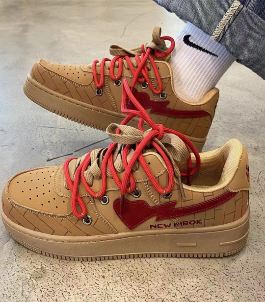 EB - vulkanisierte Schuhe mit Herzdesign
