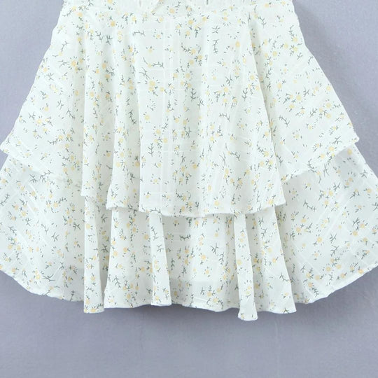 EB Verspieltes Minikleid mit Lochstickerei