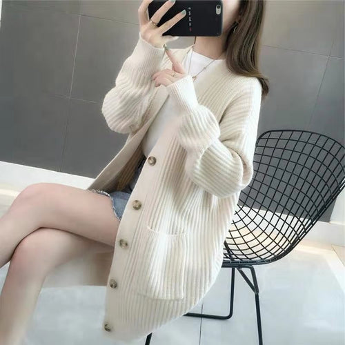 Damen Grobstrick Cardigan mit tiefem V-Ausschnitt und eleganten Knopfdetails EB