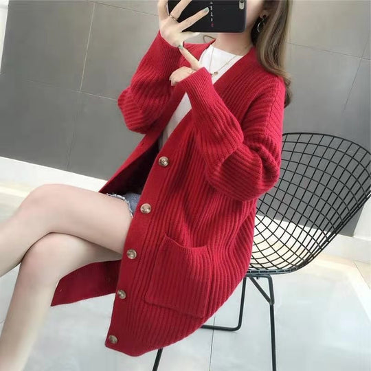 Damen Grobstrick Cardigan mit tiefem V-Ausschnitt und eleganten Knopfdetails EB