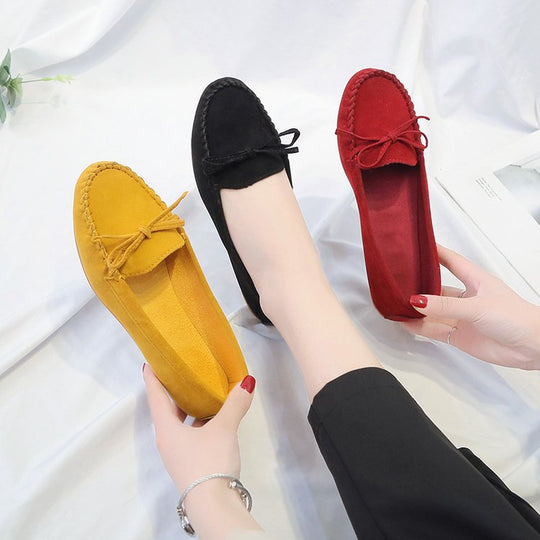 Damen Mokassin-Schuhe aus weichem Wildleder mit dekorativen Schnürdetails EB