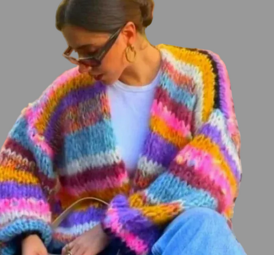 EB | Übergroße und Bunte Strickjacke