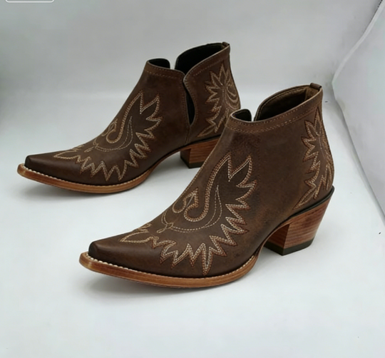 EB | Lässige Stiefeletten mit Hohem Absatz und Kosakenspitze