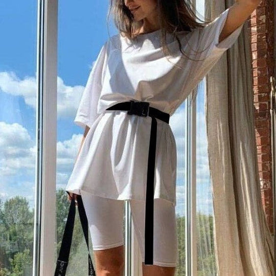 Damen Sportliches Zweiteiliges Set mit T-Shirt und Shorts EB