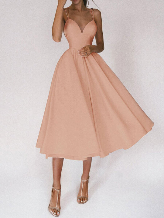 EB | Grace Das Elegante Trägerkleid mit V-Ausschnitt