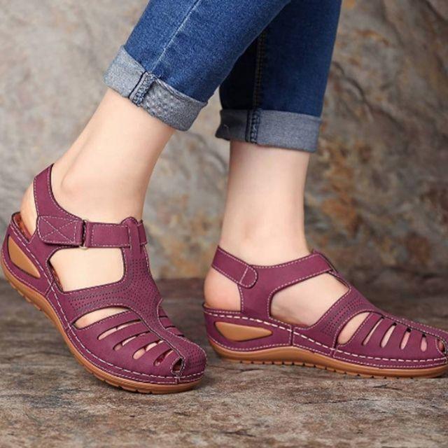 Ausgeschnittene Leder-Sandalen mit Knöchelriemen EB EB
