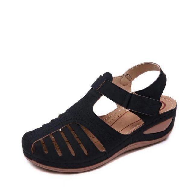 Ausgeschnittene Leder-Sandalen mit Knöchelriemen EB EB