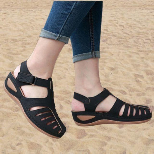 Ausgeschnittene Leder-Sandalen mit Knöchelriemen EB EB