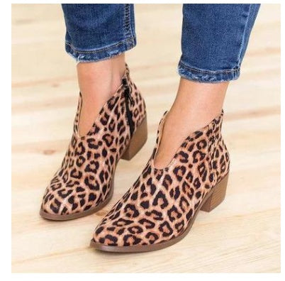 Elegante Damen Stiefeletten mit einzigartigem Design EB