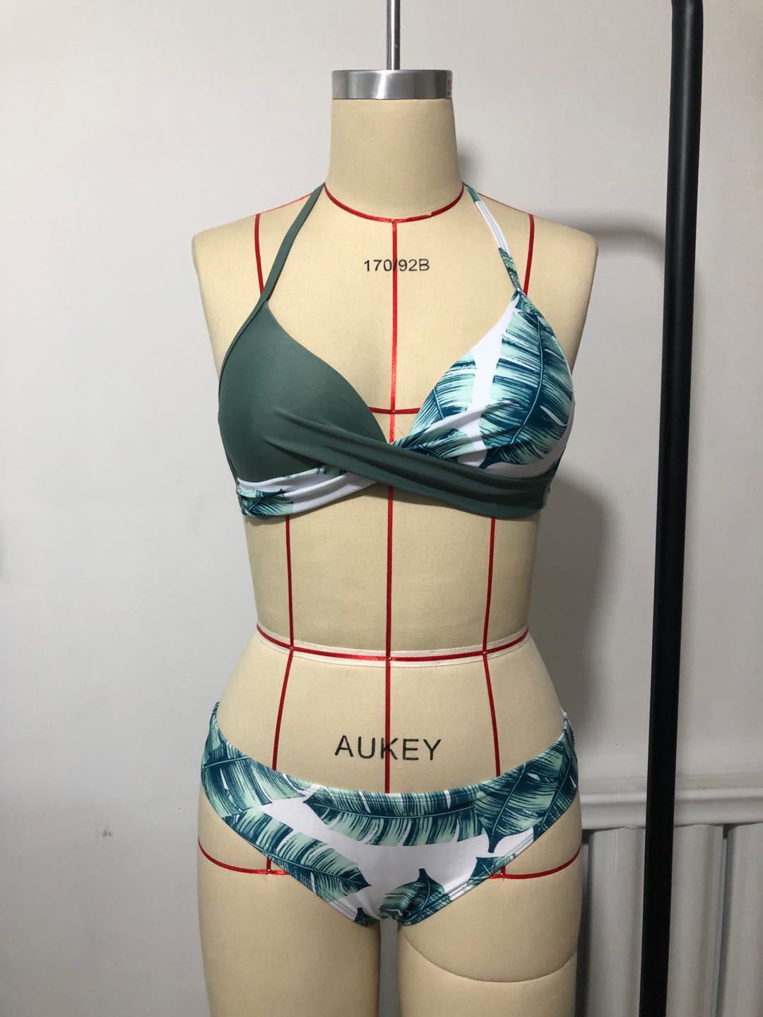 Damen Triangel-Bikini mit raffiniertem Wickel-Oberteil EB