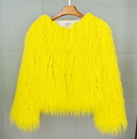 EB | Fluffy Kurze Jacke