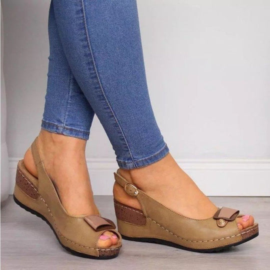 Damen nan Keilsandalen mit verstellbarem Fersenriemen und Korkabsatz EB