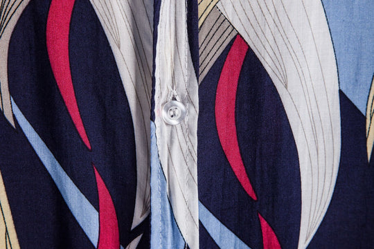Damen Kurzarmhemd mit kreativem Wellenmuster und luftiger Passform EB