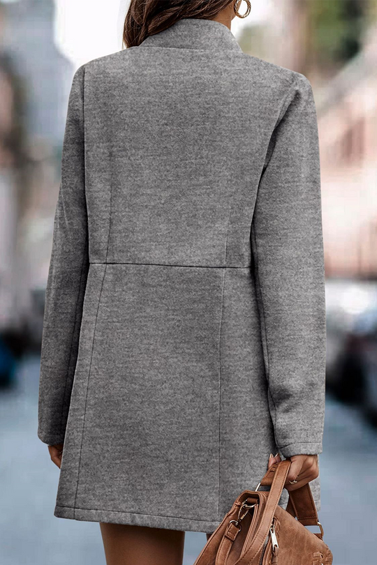 EB | Modische und Minimalistische Winter Strickjacke