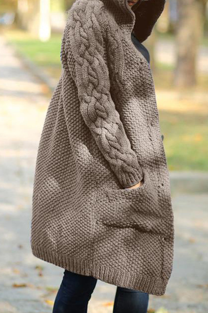 EB | Modische und Minimalistische Strickjacke