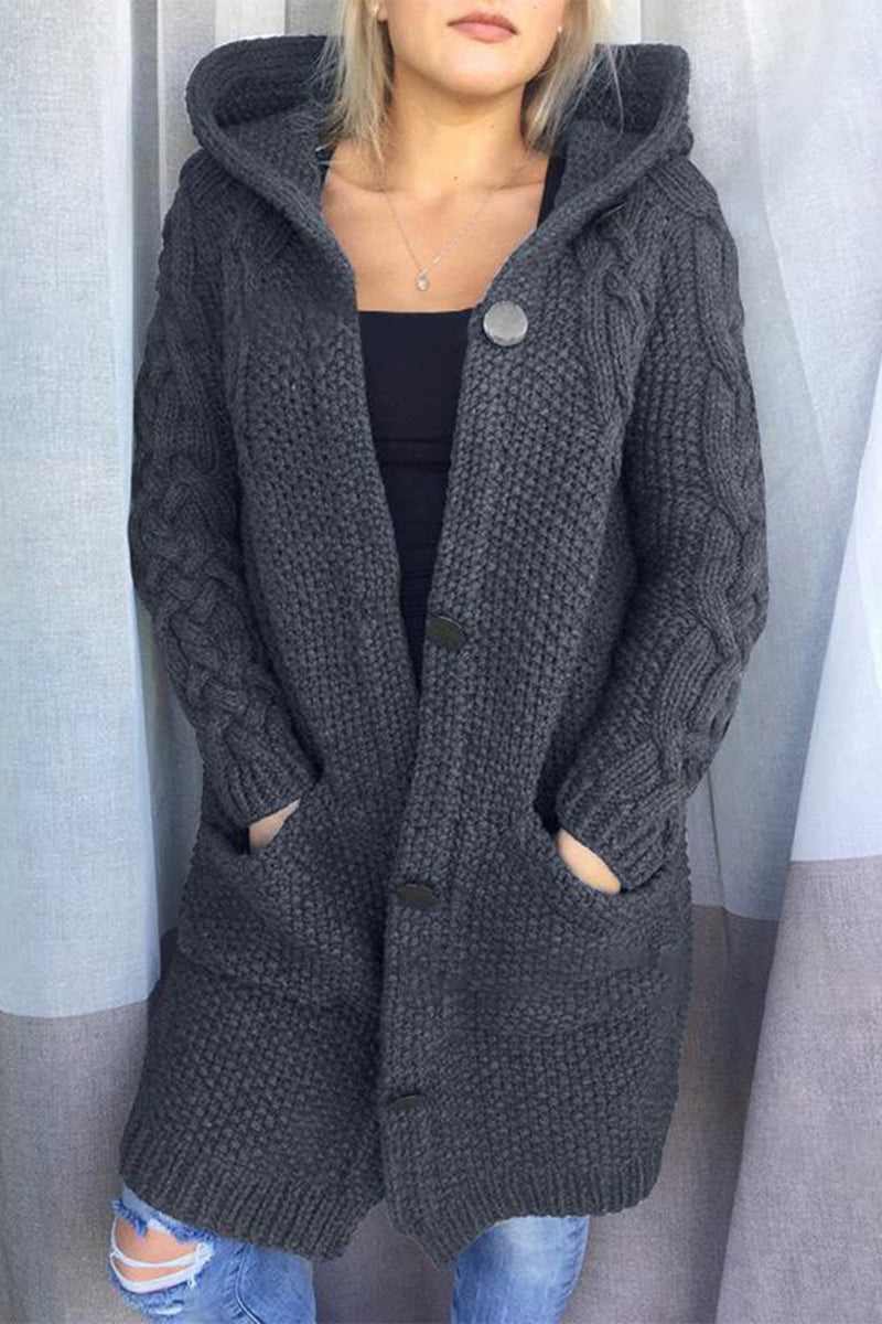 EB | Modische und Minimalistische Strickjacke