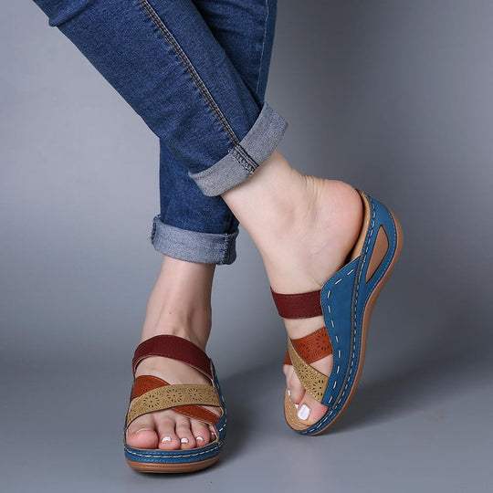 Damen Wedge-Pantoletten mit filigranem Lochdesign und komfortablem Fußbett EB