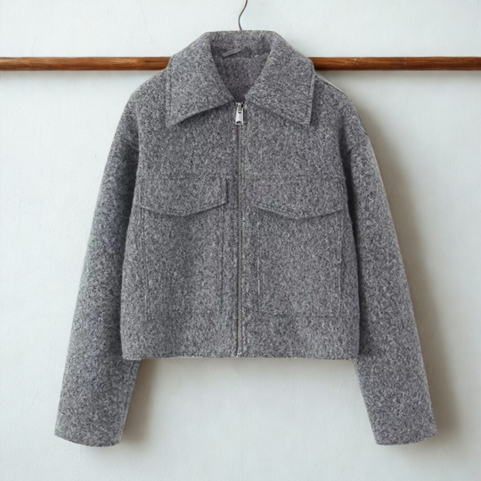 EB | Fit Damen Kurzjacke mit Spitzem Kragen und Frontreißverschluss