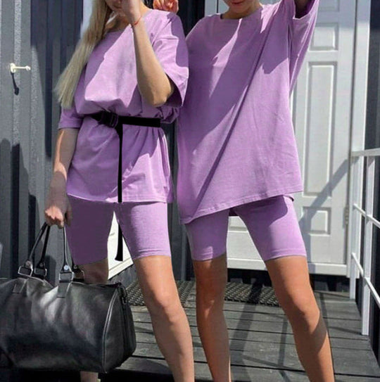 Damen Sportliches Zweiteiliges Set mit T-Shirt und Shorts EB