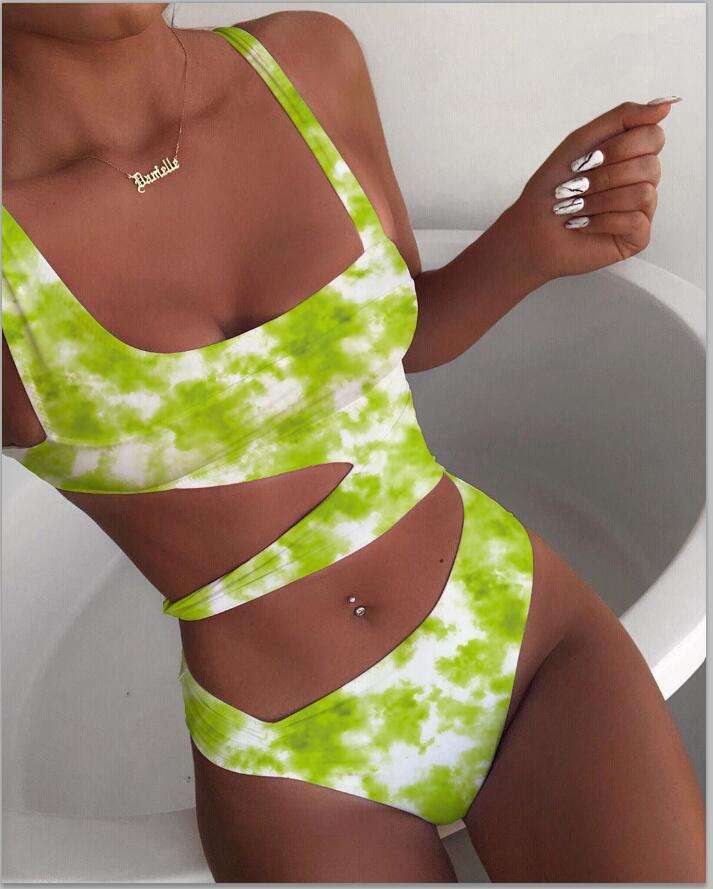Damen Einteiler Badeanzug mit raffinierten Cut-Outs und modernem Design EB